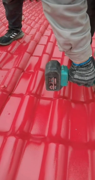 樹脂瓦上面能站人嗎？樹脂瓦在安裝過程中可以踩嗎